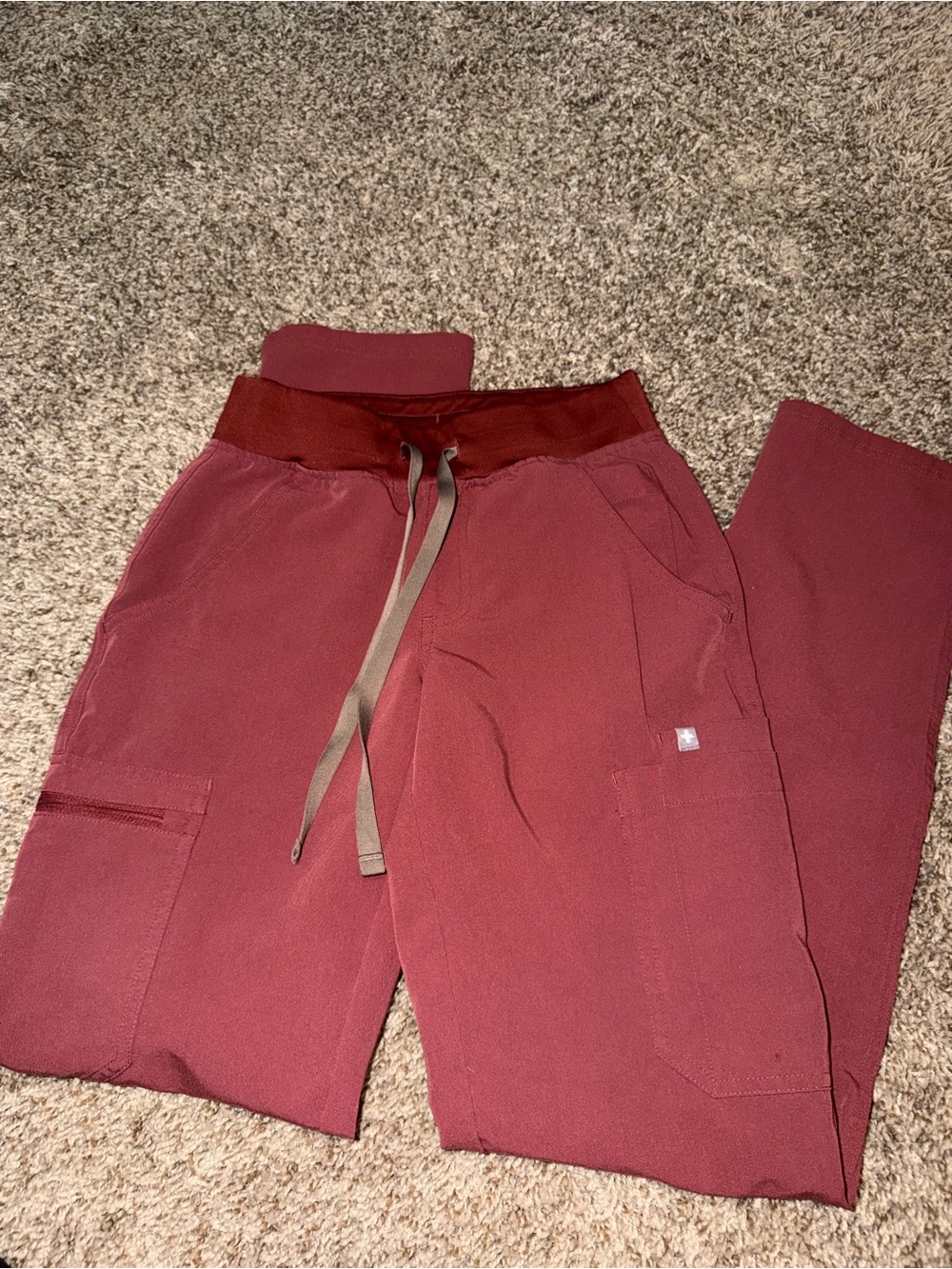 Figs women’s soft burgundy Yola skinny scrub pants xxs/tall